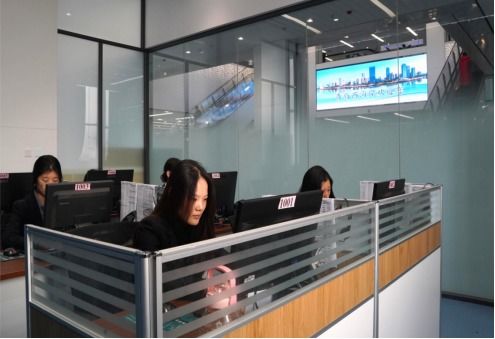 青島西海岸新區(qū)人社局 服務(wù)熱線接訴即辦，智慧社保服務(wù)為民